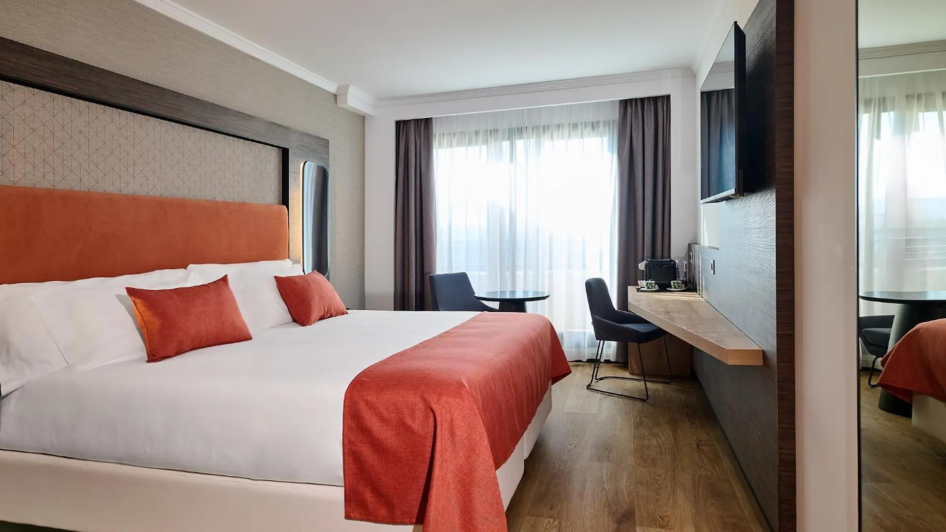 Gran Hotel Luna De Granada 4*,